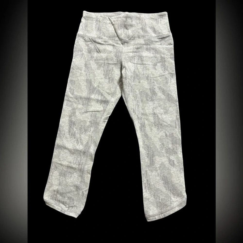 Athleta  Capri Leggings Women's Small Gray Athletic